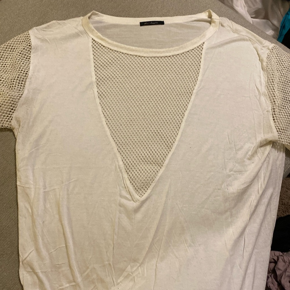 Mesh v-neck tee, size L